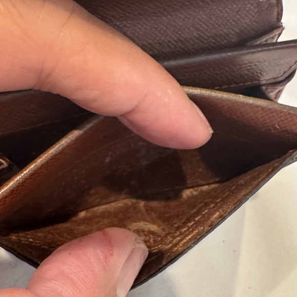 Authentic Louis Vuitton Monogram Card Wallet - Picture 10 of 11